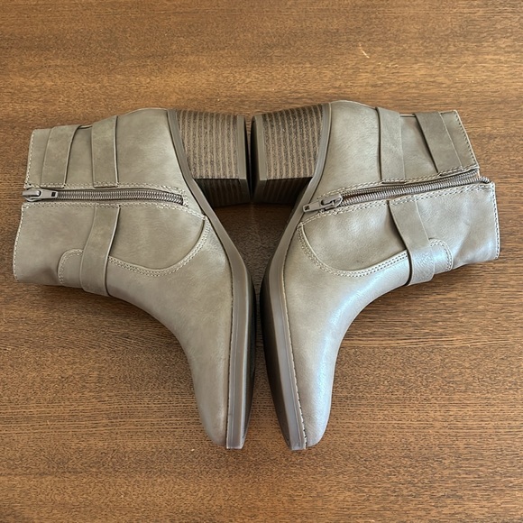 🎈3/$25🎈NWOB Indigo Rd Faux Leather Booties - Picture 3 of 5